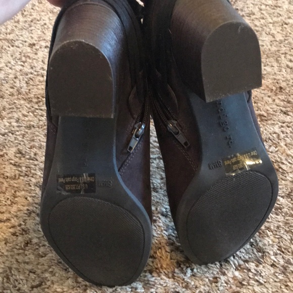 Cute gray booties! - Picture 4 of 4